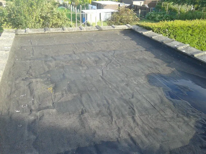 Renovatie plat dak garage te Melle: het oude platte dak, foto 1