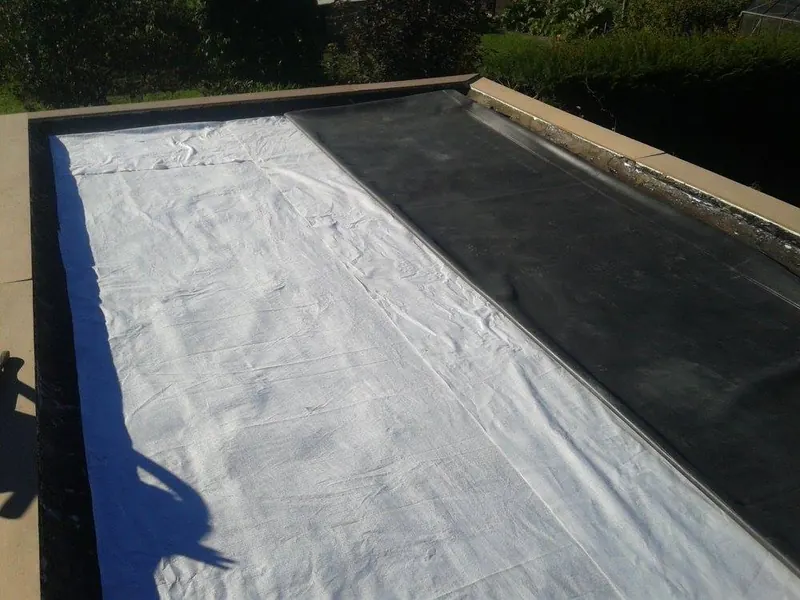 Renovatie plat dak garage te Melle: het oude platte dak, foto 2